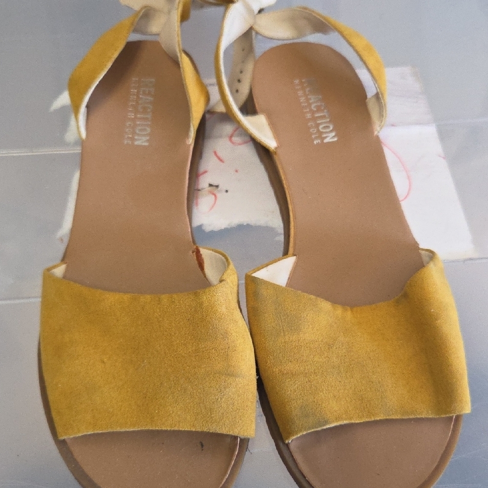 Reaction Kenneth Cole Yellow Sandals
